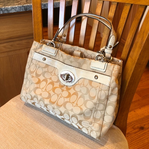 Coach - Picture 1 of 9